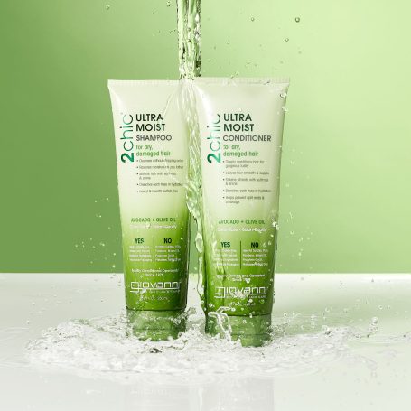 La collection Dual Moisture Complex à l'huile d'avocat et d'olive aide à restaurer la souplesse et la flexibilité des cheveux abîmés